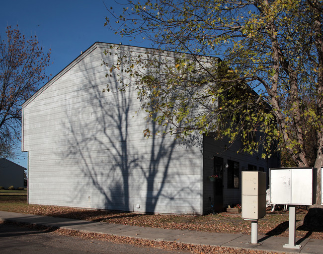 Clinic View Apartments in Watertown, MN - Building Photo - Building Photo