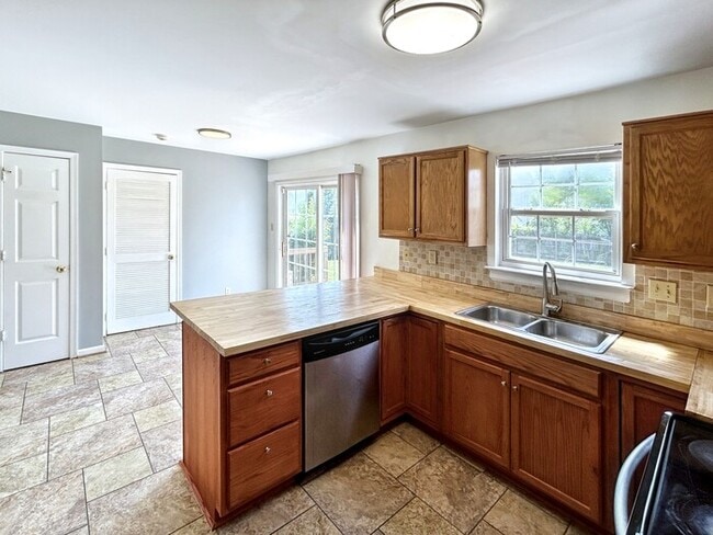 6432 Goldenrod Ct in Richmond, VA - Building Photo - Building Photo