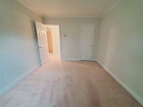 27 Oak St in Stamford, CT - Building Photo - Building Photo