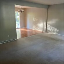 1267 Rosewood Dr NE in Warren, OH - Building Photo - Building Photo