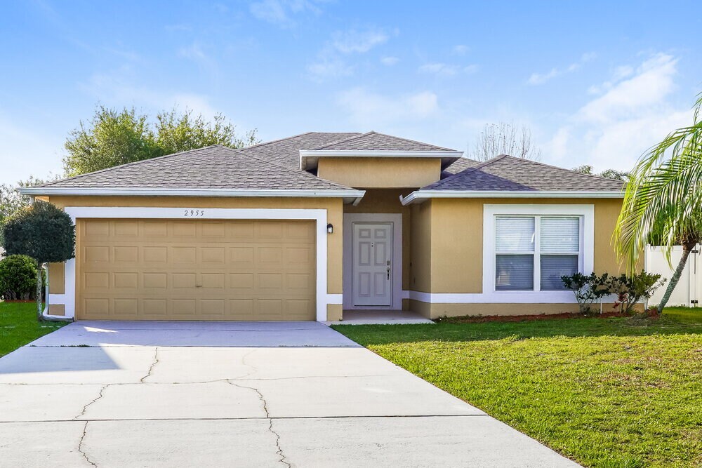 2955 Elbib Dr in St. Cloud, FL - Building Photo