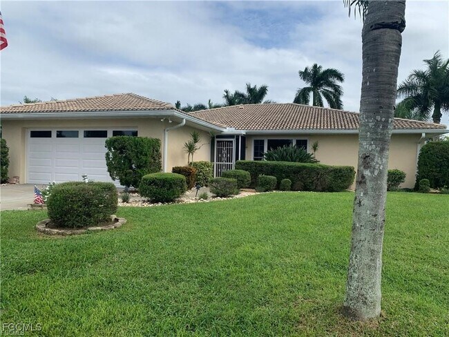 property at 3913 SE 20th Pl