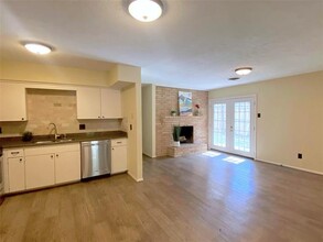 7406 Walling Ln in Dallas, TX - Building Photo - Building Photo