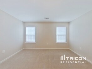 4296 Tucker Chase Drive in Midland, NC - Foto de edificio - Building Photo