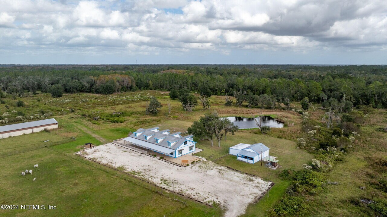 234 Cracker Swamp Dirt Rd in East Palatka, FL - Building Photo