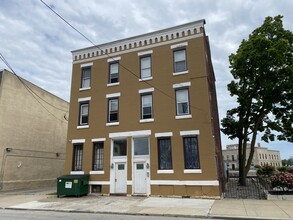 525-527 Penn St in Camden, NJ - Building Photo - Building Photo