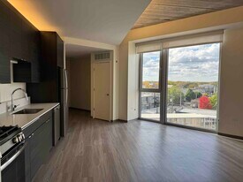 1922 N Milwaukee Ave in Chicago, IL - Building Photo