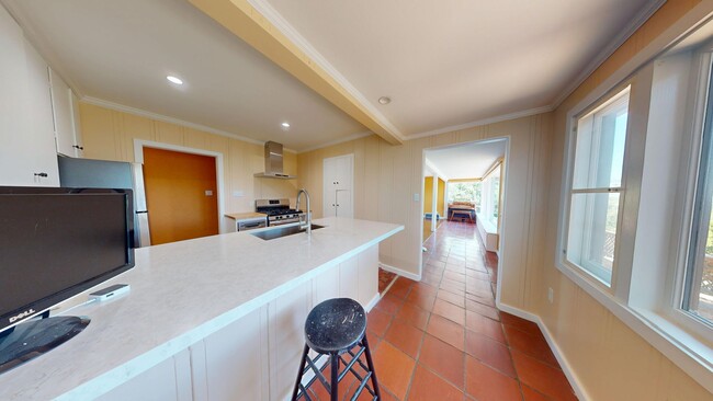 150 Camino De Herrera in San Anselmo, CA - Building Photo - Building Photo