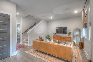 801 Cherokee Ave in Nashville, TN - Building Photo