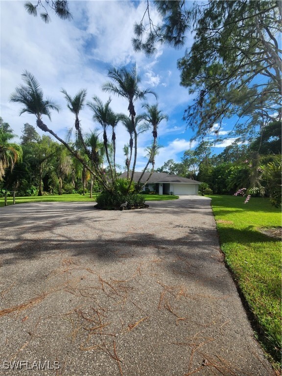 property at 5930 Spanish Oaks Ln