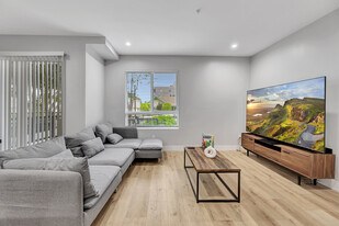 546 N Harvard Blvd in Los Angeles, CA - Building Photo