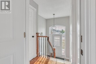 81 Livingstone St E in Barrie, ON - Building Photo - Building Photo