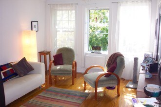 1456 W Highland Ave-Unit -1456 - 1A in Chicago, IL - Building Photo - Building Photo