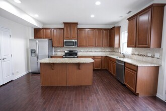 3463 Bradbury Cir in Aurora, IL - Building Photo - Building Photo