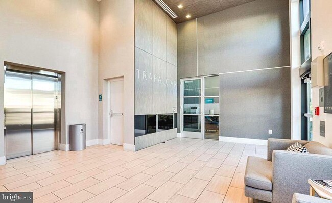 property at 989 S Buchanan St