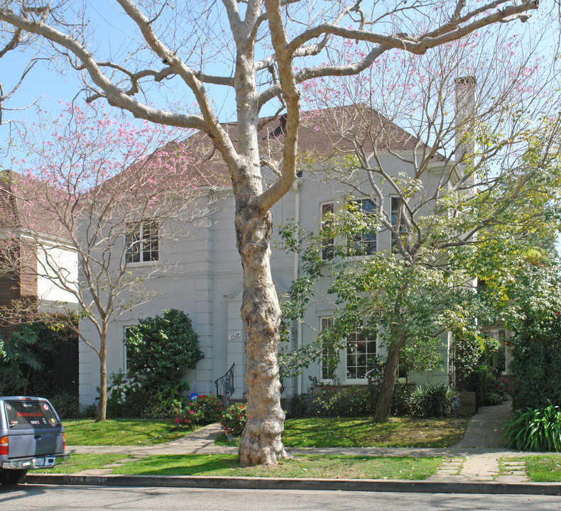 9924 Robbins Dr in Beverly Hills, CA - Foto de edificio