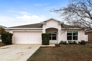 13330 Prestwick Dr in Riverview, FL - Building Photo