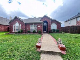 2714 Winterberry Dr in Rowlett, TX - Building Photo