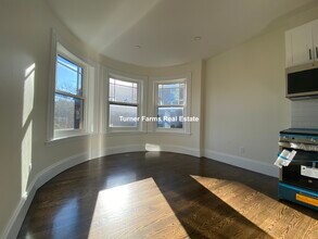 261B W Newton St, Unit 2 in Boston, MA - Building Photo - Building Photo