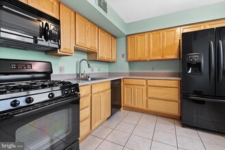 1326-42 Spruce St in Philadelphia, PA - Building Photo - Building Photo
