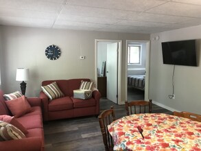 2341 Lakeview Ave in Traverse City, MI - Building Photo - Building Photo