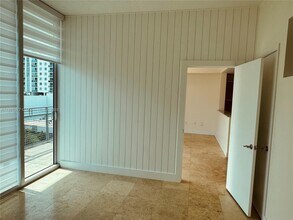 350 NE 24th St, Unit 614 in Miami, FL - Foto de edificio - Building Photo