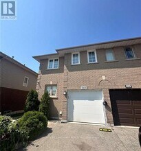 2414 Susquehanna Ct in Oakville, ON - Building Photo - Building Photo