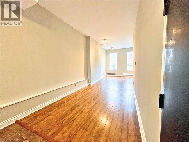 225 King St E in Hamilton, ON - Building Photo - Building Photo