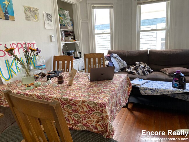 10 Cambridge Ter in Cambridge, MA - Building Photo - Building Photo