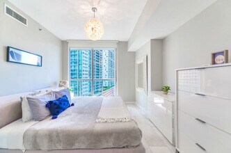 485 Brickell Ave in Miami, FL - Building Photo - Building Photo