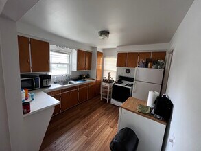 329 E 5th St in Royal Oak, MI - Building Photo - Building Photo