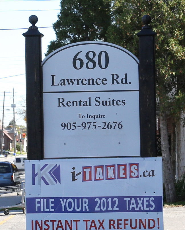 680 Lawrence Rd in Hamilton, ON - Building Photo - Building Photo