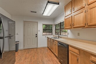 73 Thomas Lake Rd in Huntsville, TX - Building Photo - Building Photo