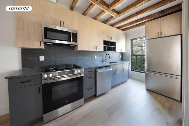 183 Green St in Brooklyn, NY - Building Photo - Building Photo