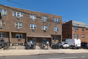 7619 47th Ave in Elmhurst, NY - Foto de edificio - Building Photo