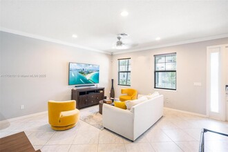 3944 Poinciana Ln in Hollywood, FL - Building Photo - Building Photo