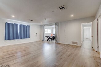 1489 Santa Anita Dr in Las Vegas, NV - Building Photo - Building Photo