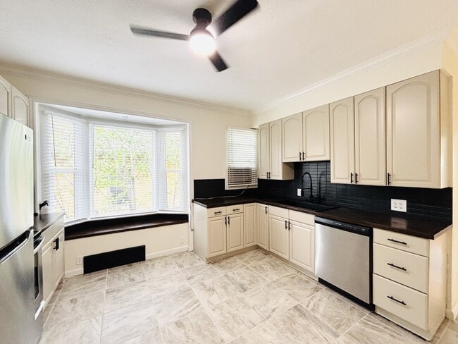 property at 867 Browning Ave