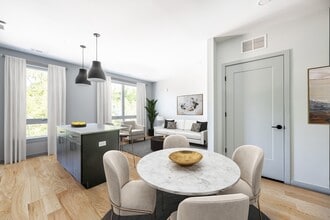 Seacoast Residences in Kittery, ME - Foto de edificio - Building Photo