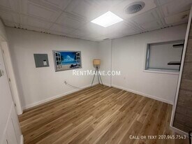 35 Main St, Unit 23 in Bangor, ME - Building Photo