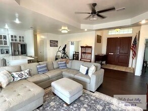 215 Henderson Rd in Los Fresnos, TX - Building Photo - Building Photo