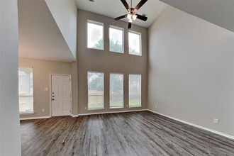 2727 Lakecrest Way Dr in Katy, TX - Building Photo - Building Photo