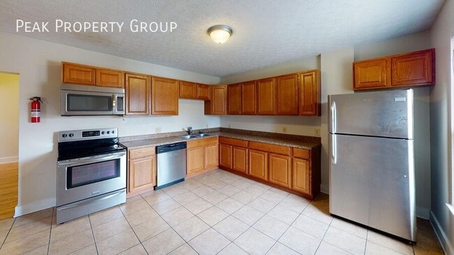 1369 Summit St in Columbus, OH - Building Photo - Building Photo