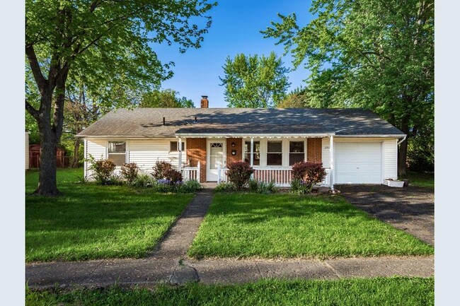 2906 La Rosa Dr in Grove City, OH - Building Photo - Building Photo