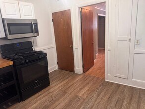 40 Grace St, Unit 1 in Malden, MA - Foto de edificio - Building Photo