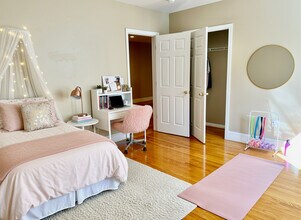 328 St Paul St in Brookline, MA - Building Photo - Building Photo