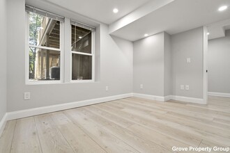 531 E 5th St, Unit 1 in Boston, MA - Foto de edificio - Building Photo