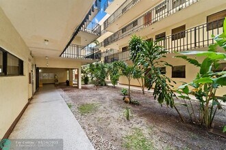 650 NE 149th St in North Miami, FL - Foto de edificio - Building Photo