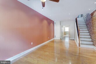 806 S Clinton St in Baltimore, MD - Foto de edificio - Building Photo