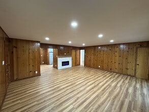 1743 S Fitch Mountain Rd in Healdsburg, CA - Building Photo - Building Photo
